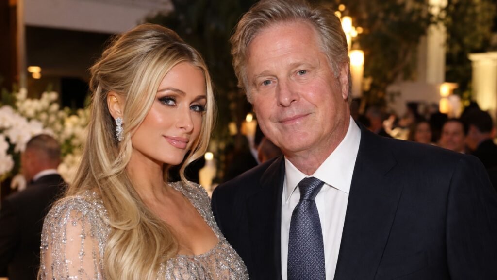 is paris hilton's father still alive